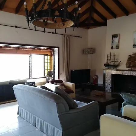 Con Piscina Privada 托雷莫利诺斯